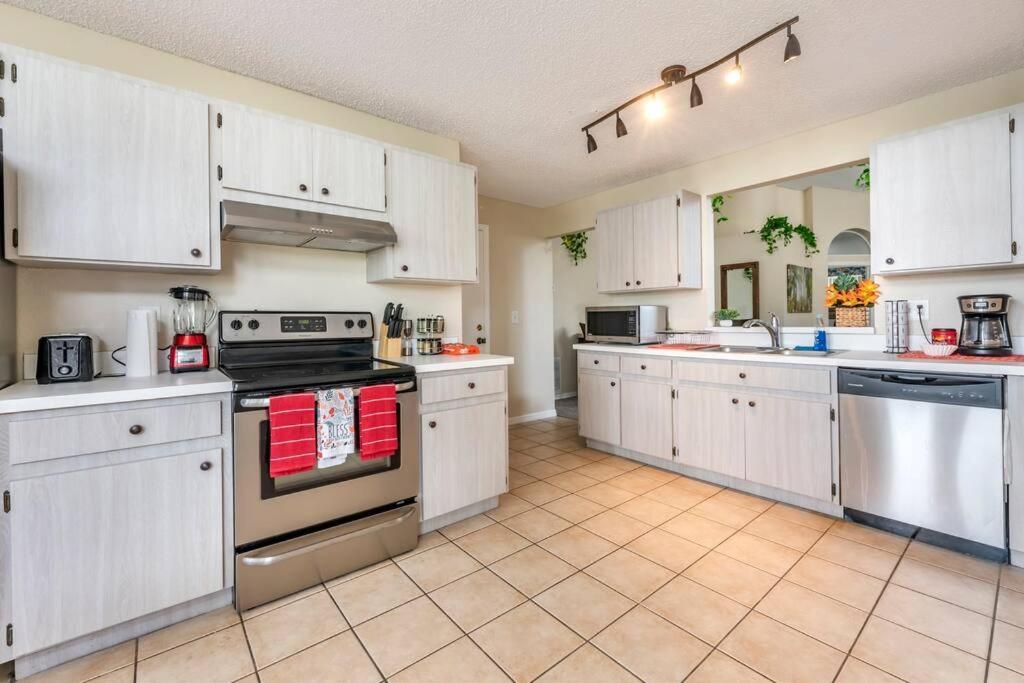 Vacation With Private Pool Near World Kissimmee